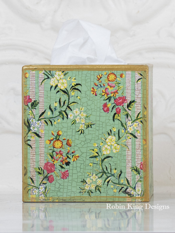 Dauphine Floral Pattern on Mint Tissue Box Cover