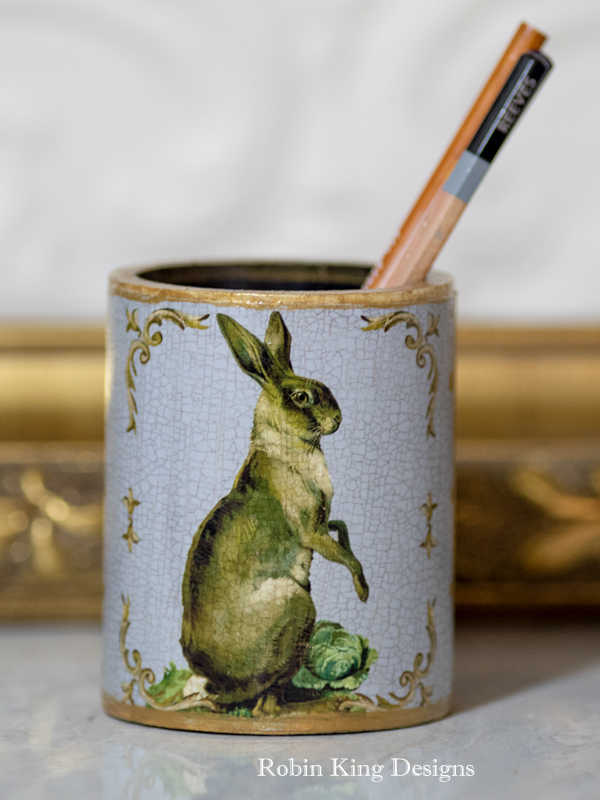 Standing Hare on Blue Pencil Holder Round